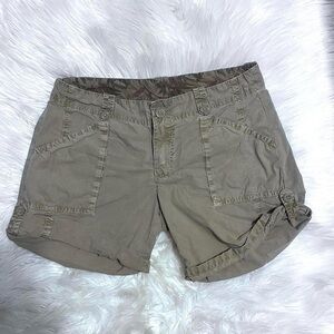 Old Navy y2k green khaki multi pocket low rise capris shorts